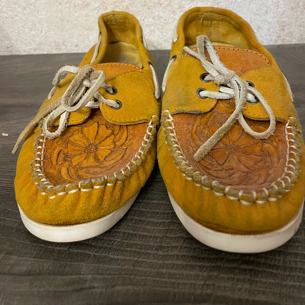 Hand tooled mustard yellow casual shoe